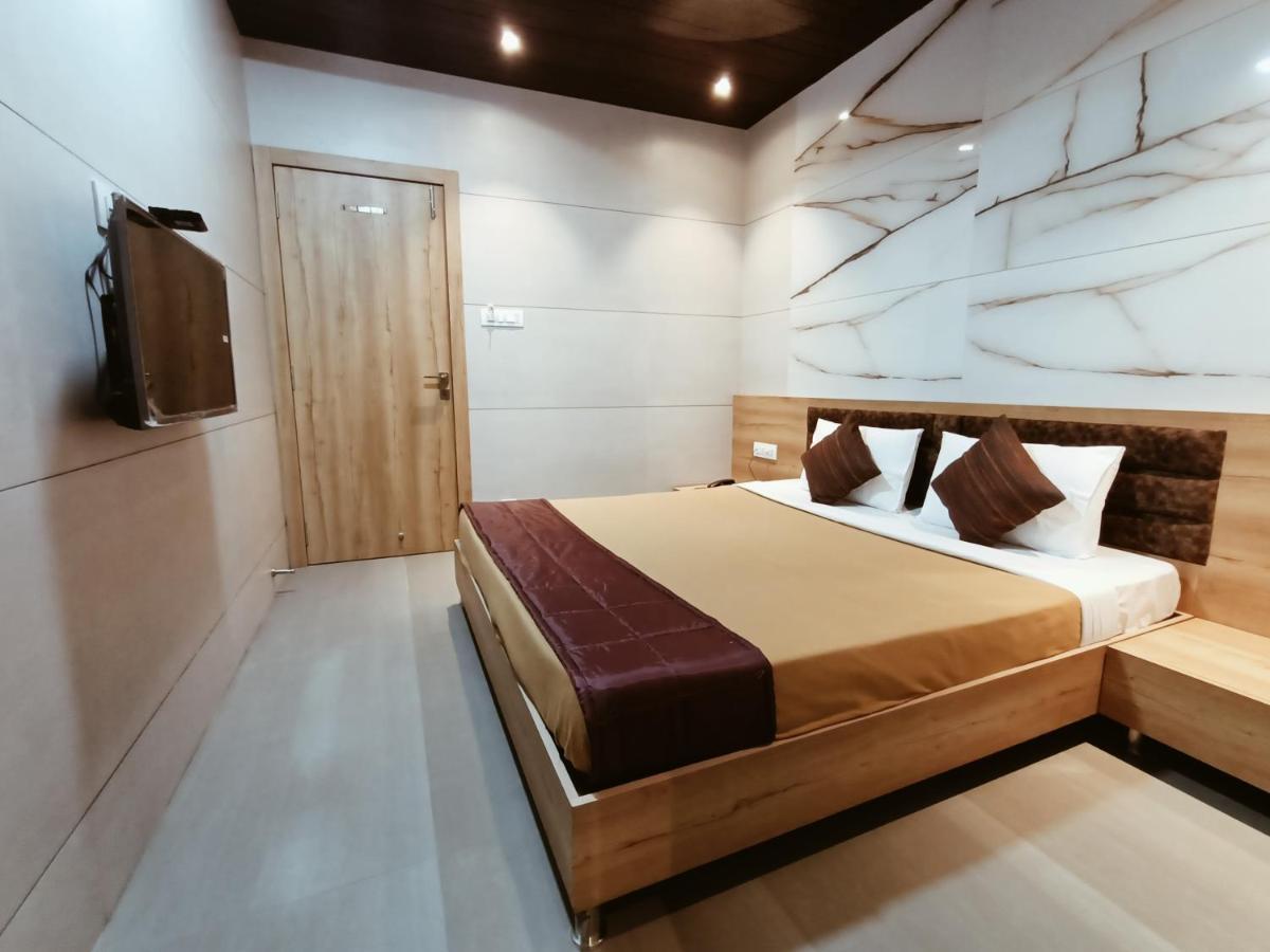 Hotel Prasad Nx ムンバイ エクステリア 写真
