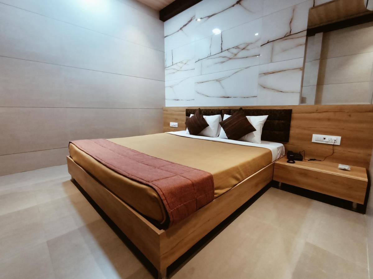 Hotel Prasad Nx ムンバイ エクステリア 写真