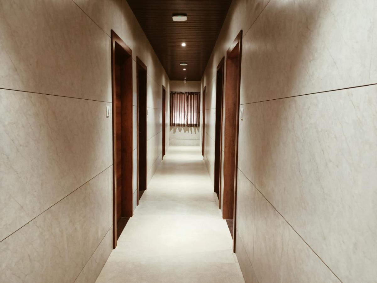 Hotel Prasad Nx ムンバイ エクステリア 写真